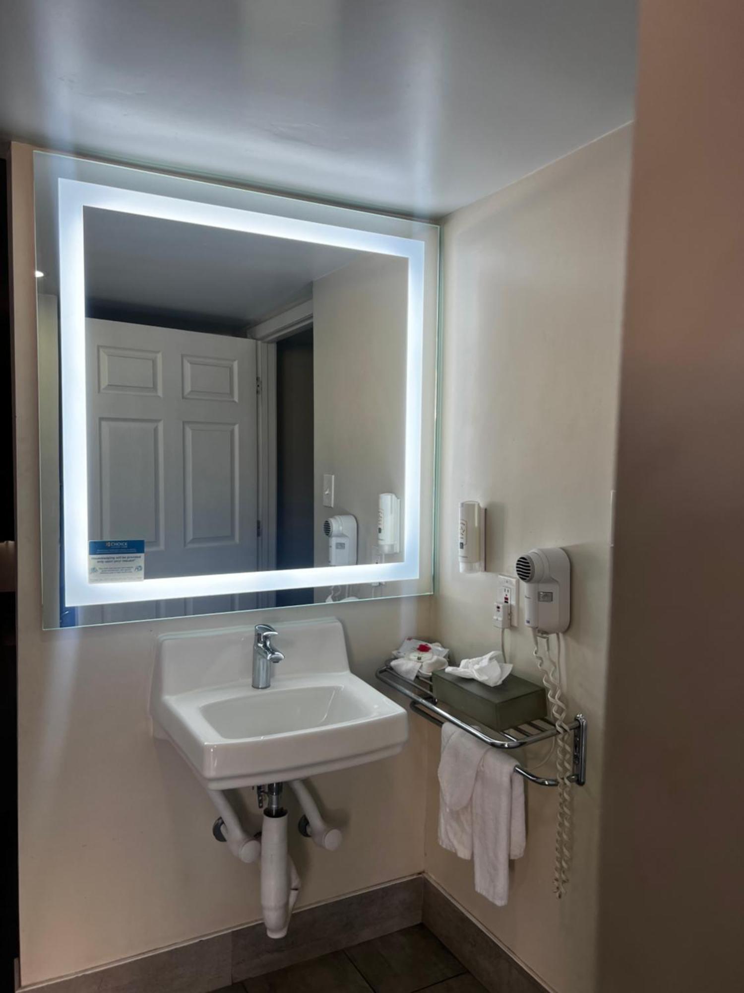 Quality Inn & Suites Goodyear - Phoenix West Esterno foto